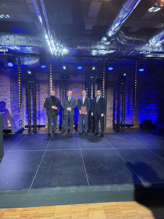 Miniaturka artykułu Uroczyste wręczenie umów dla inwestycji B.3.1.1 Inwestycje w zrównoważoną gospodarkę wodno-ściekową na terenach wiejskich objętej wsparciem z Krajowego Planu Odbudowy i Zwiększenia Odporności (KPO)