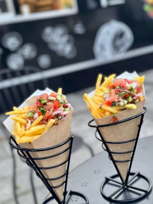 Miniaturka artykułu Letnia strefa gastronomiczna w Zawieprzycach już od jutra!